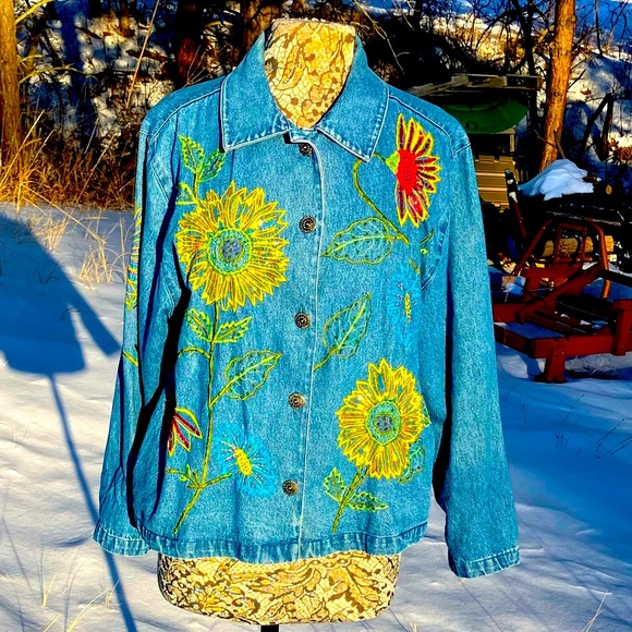 Beautiful embroidered denim jacket by Tantrums. Size M - Picture 2 of 10